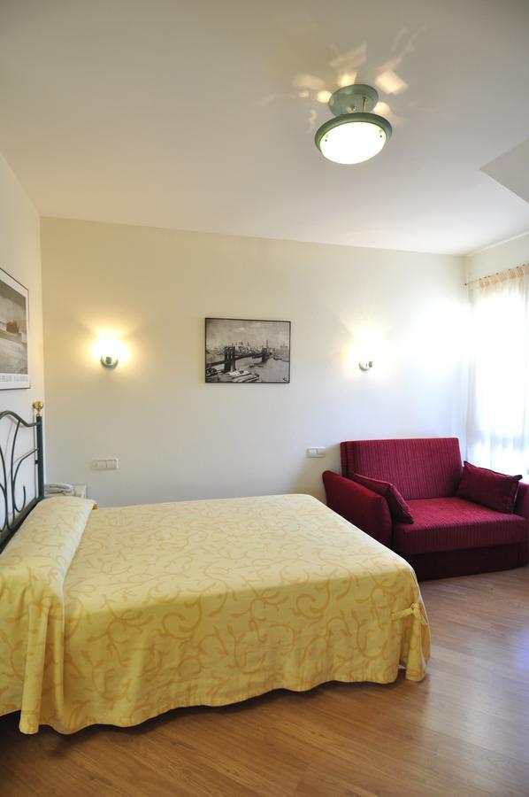 Hotel Apartamentos Aralso Sotillo La Lastrilla Buitenkant foto