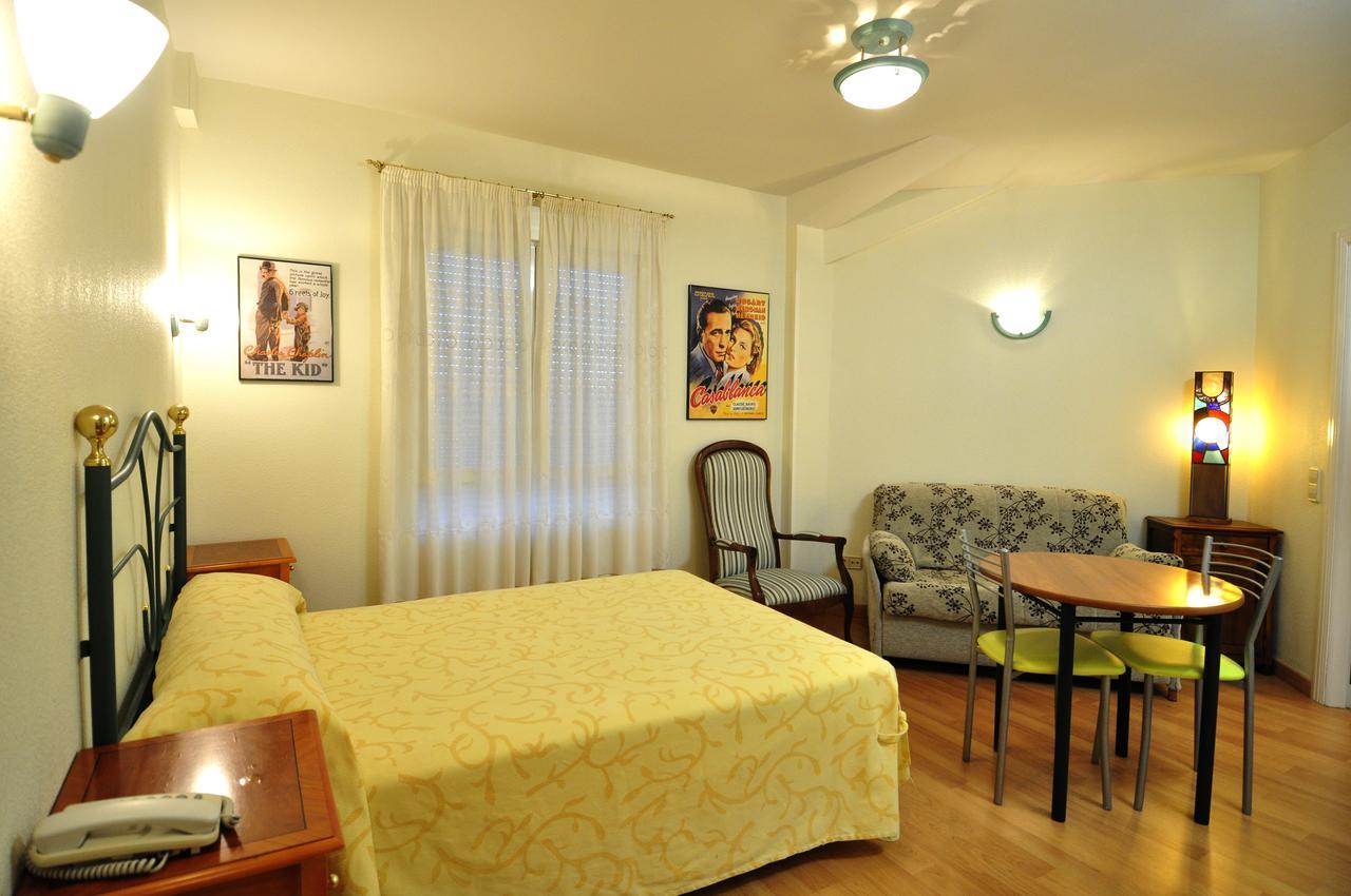 Hotel Apartamentos Aralso Sotillo La Lastrilla Buitenkant foto